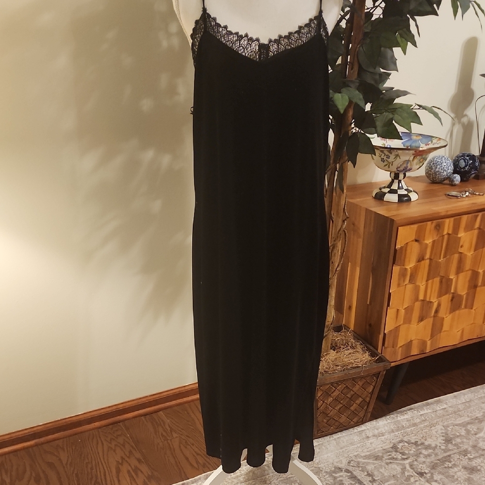 NWOT; Gorgeous Black Velvet Cocktail Dress